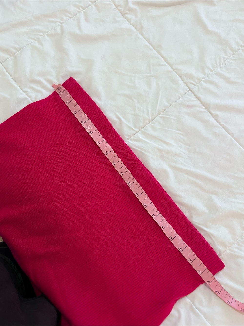 Express hot pink features ribbed knit texture and a flared ruffle skirt size L - Picture 6 of 9